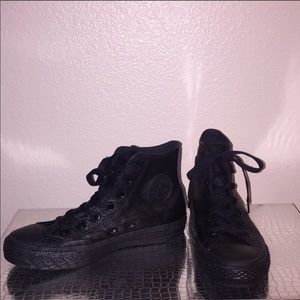 Women’s high top converse shoes